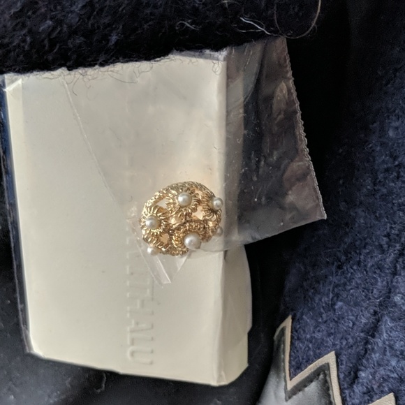 Classy Navy Wool Crop Jacket - Picture 4 of 5